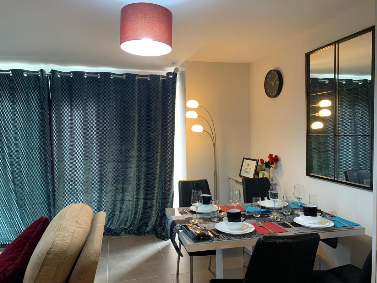 Aqua Dreams - Serviced Luxury Modern Belfast City Centre 2 Bed Apartment מראה חיצוני תמונה