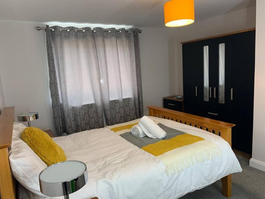 Aqua Dreams - Serviced Luxury Modern Belfast City Centre 2 Bed Apartment מראה חיצוני תמונה