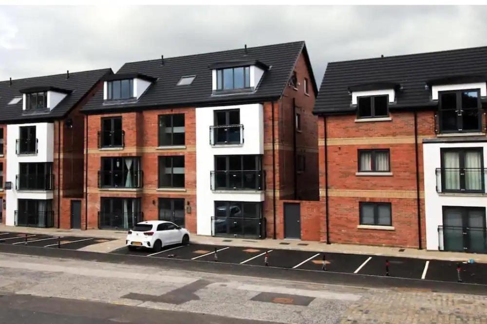 Aqua Dreams - Serviced Luxury Modern Belfast City Centre 2 Bed Apartment מראה חיצוני תמונה