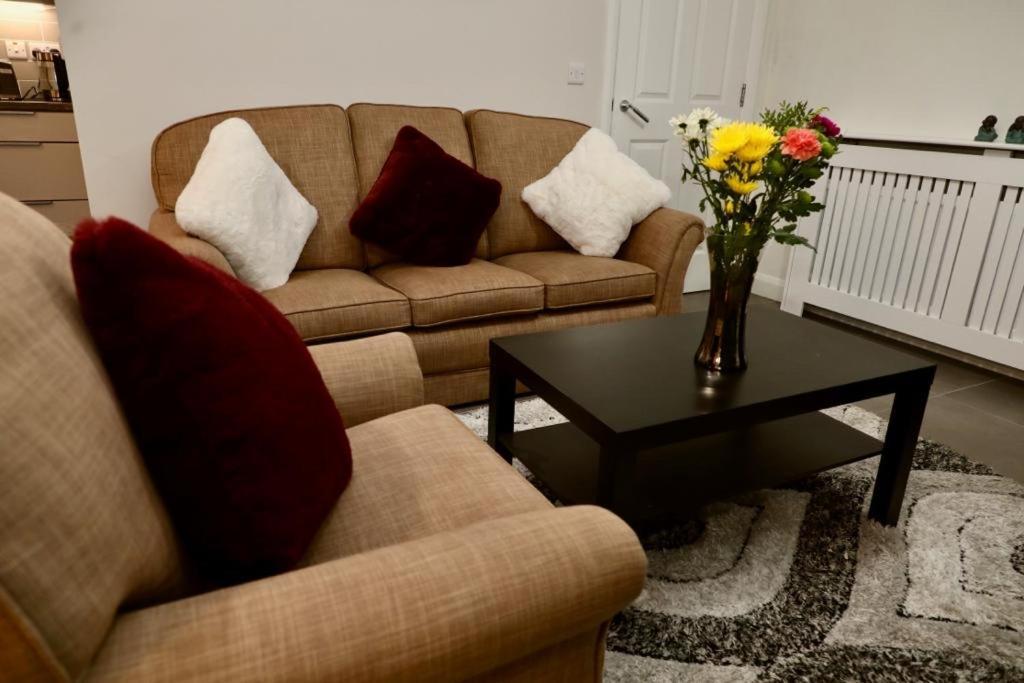 Aqua Dreams - Serviced Luxury Modern Belfast City Centre 2 Bed Apartment מראה חיצוני תמונה