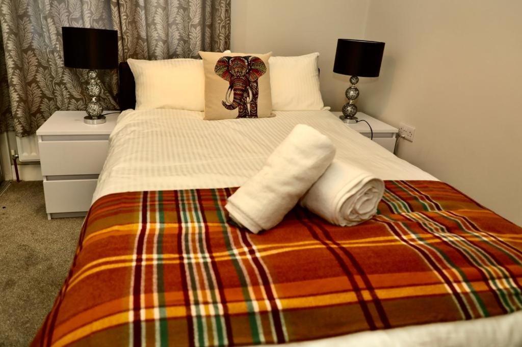 Aqua Dreams - Serviced Luxury Modern Belfast City Centre 2 Bed Apartment מראה חיצוני תמונה