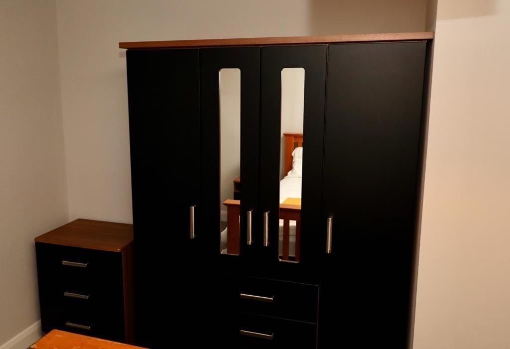 Aqua Dreams - Serviced Luxury Modern Belfast City Centre 2 Bed Apartment מראה חיצוני תמונה