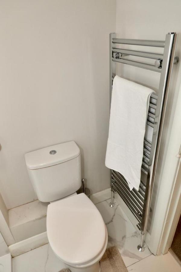 Aqua Dreams - Serviced Luxury Modern Belfast City Centre 2 Bed Apartment מראה חיצוני תמונה